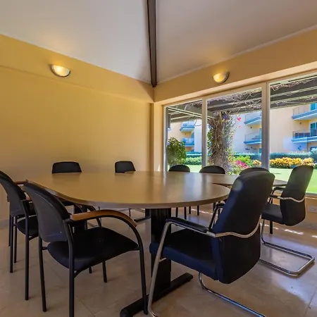 Feel At Home In This Perfect 2 Bdr With The View